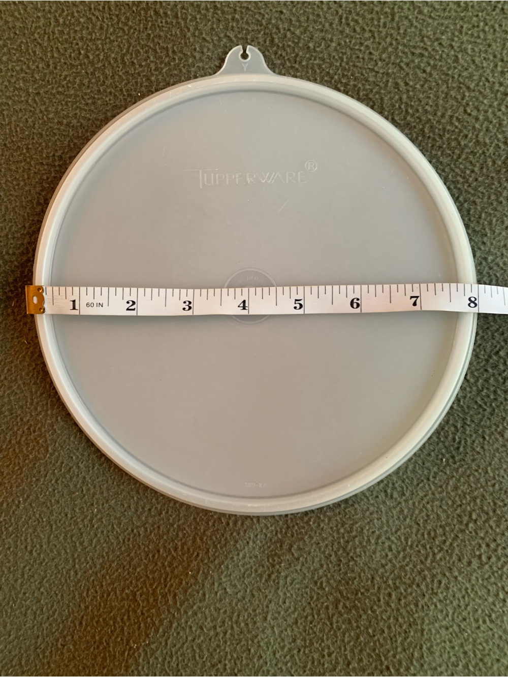 GUC Tupperware lids. 7 3/4” (229-27). 6 7/8” (228-19). - Picture 3 of 8